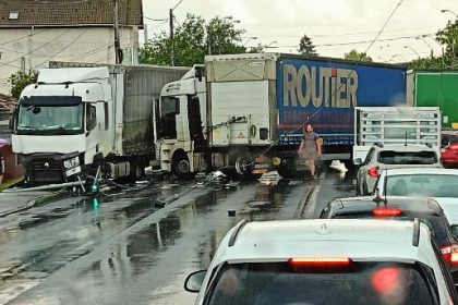 Accident grav langa Pitesti doua TIR uri colizionau