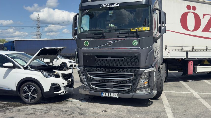 Accident la intrarea in Pitesti Un mastodont implicat