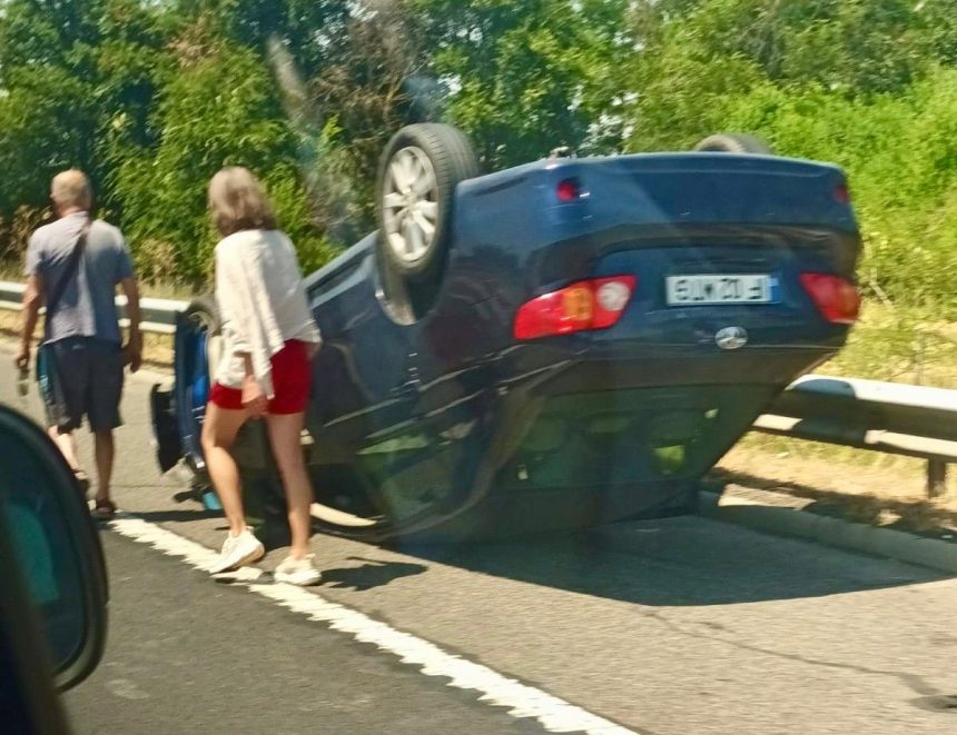 Accident pe Autostrada Autoturism rasturnat trafic blocat
