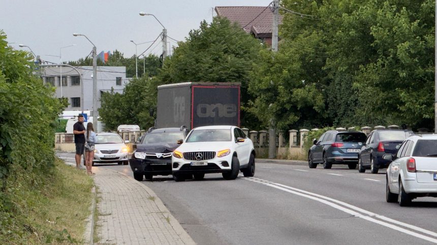 Bolid de lux Mercedes accident in Pitesti