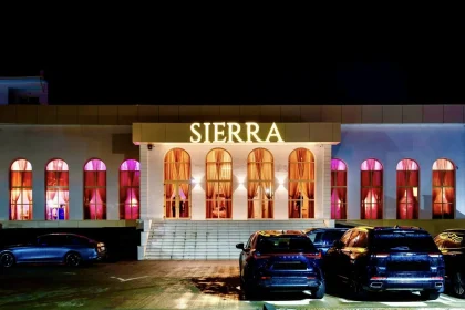 Hotel Sierra cauta receptionera