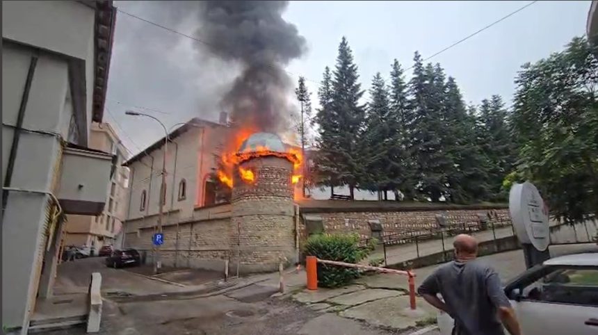 Piteshti Arde Biserica Mavrodolu Imagini exclusive