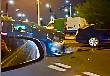 Pitesti Accident frontal masinile distruse