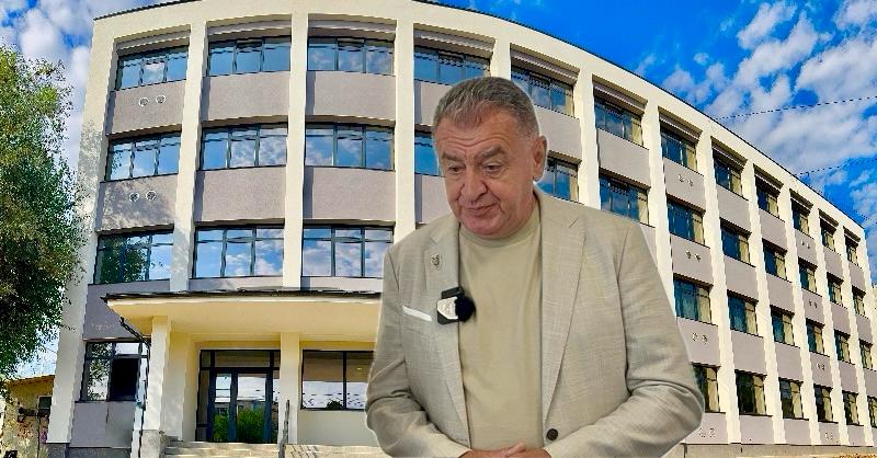 Pitesti Scoala importanta renovata Vin la sedintelor cu