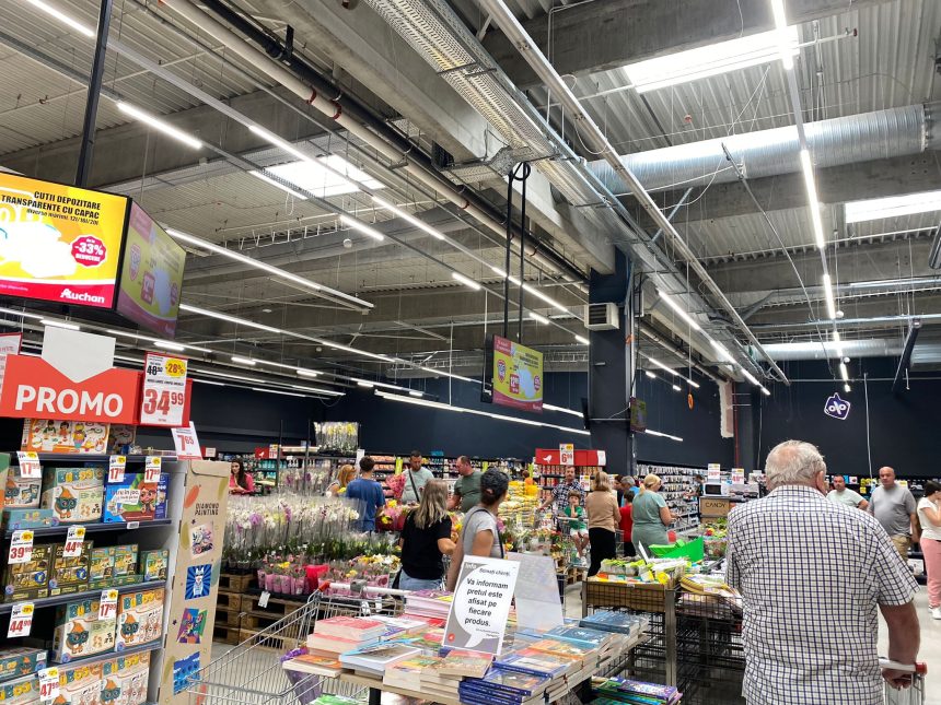 Rominila asalteaza magazinele Care e motivul