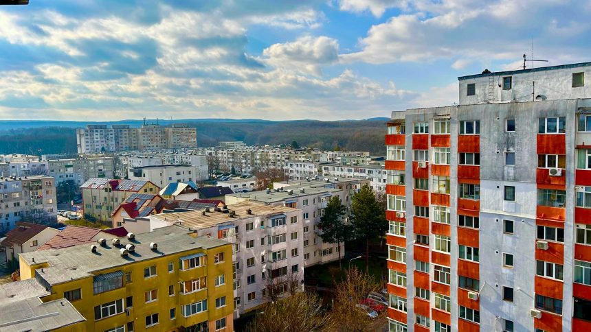 Soc pe piata imobiliara Bomba din august 2025