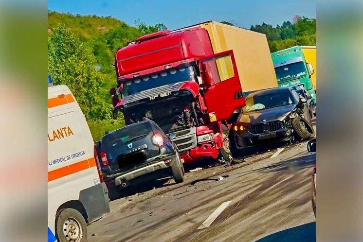 Accident grav cu victime multiple Trafic oprit