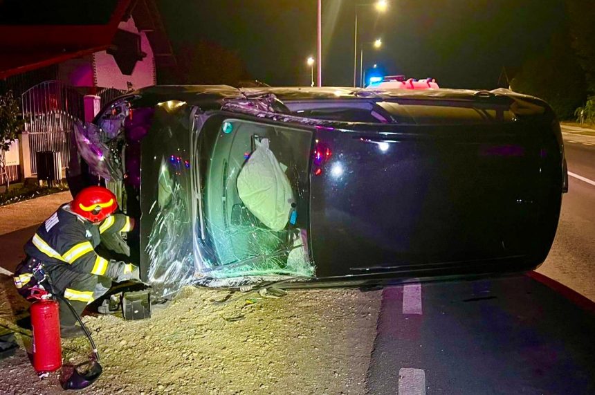 Accident grav in Arges Masina rasturnata