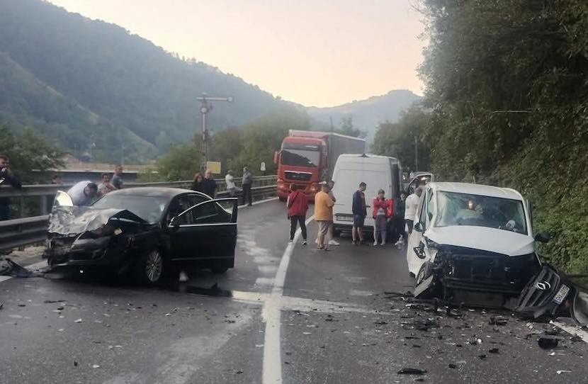 Accident grav pe cel mai aglomerat drum Trei victime