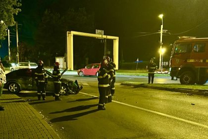 Accident la Podul Viilor masina distrusa