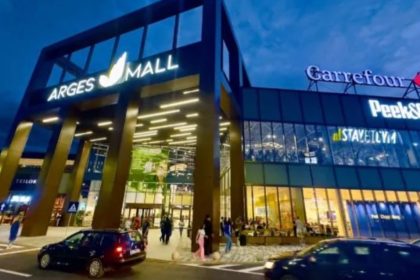 Arge Mall incident neplacut si reactii pentru presa