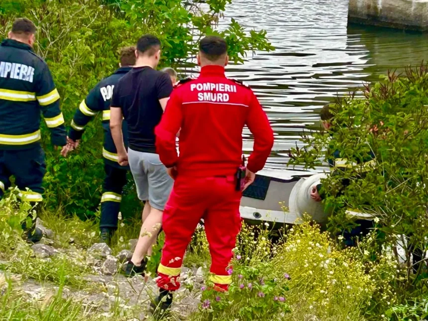 Arges Doi tineri au cazut cu ATV ul in rau