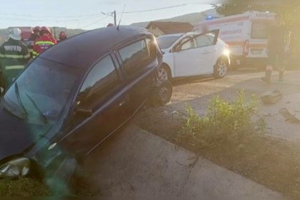 Copil de 3 ani aruncat pe geam de mama