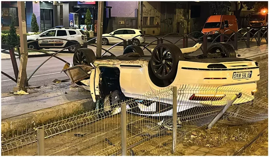 Masina distrusa dupa ce a urcat pe refugiu
