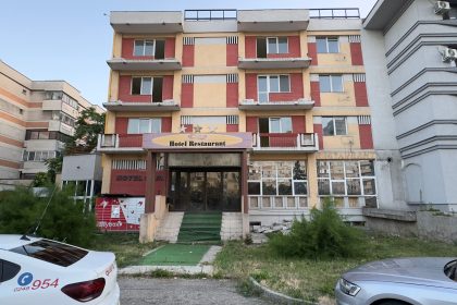 Pites ti Prabusirea unui hotel renumit din zona