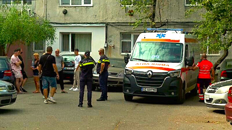 Politica confirma Copil de trei ani cazut de la etaj