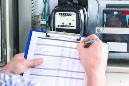 Romanii loviti la buzunar Facturi mai mari la electricitate