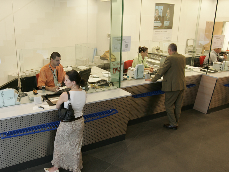 Se intampla in august Ce servicii bancare sunt limitate
