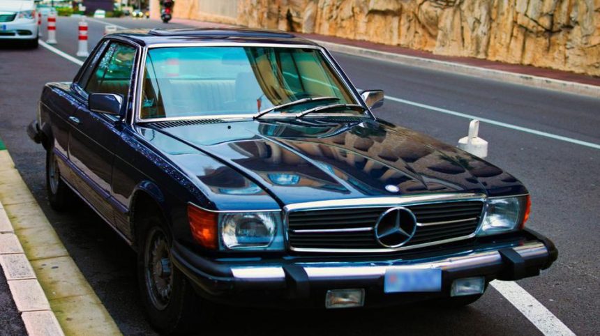 A vandut un Mercedes SL 350 apoi l a furat