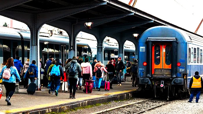 Bilete si abonamente CFR pentru elevi gratuitati disponibile