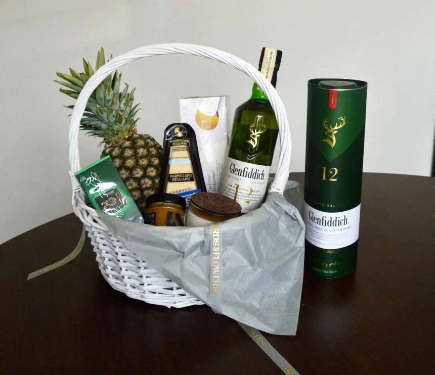 Cadouri elegante si utile pentru barbati 2025