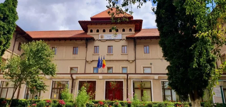 Colegiul National Vlaicu Voda din Arges angajeaza