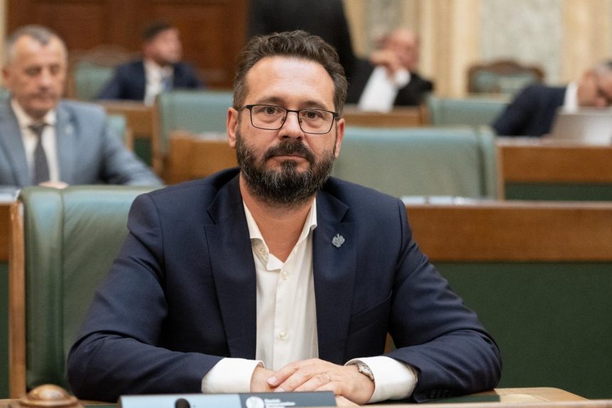 Mihai Cote Romania este haina care ne imbraca