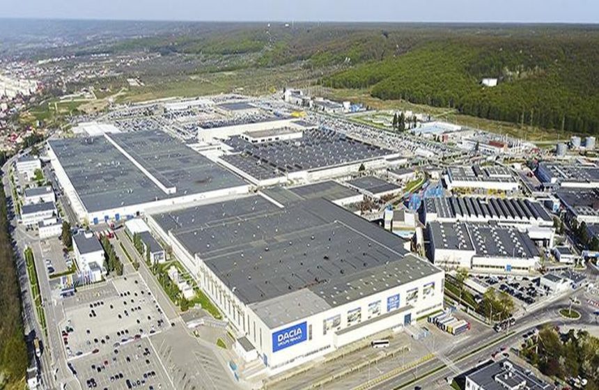 O femeie reuseste la Uzina Dacia