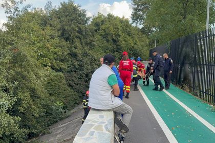 Piteshti Barbat cazut de pe digul Bazinului