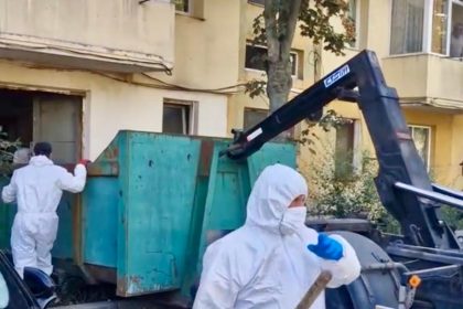 Pitesti Tone de gunoaie scoase dintr un apartament
