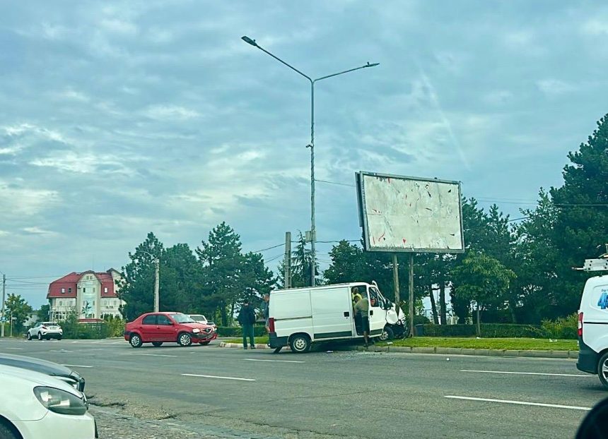 Piteti Accident langa Stadion O duba a intrat intr un