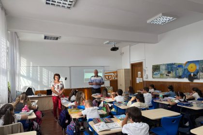 Politii Locala intre elevii din Pitesti la inceput de an