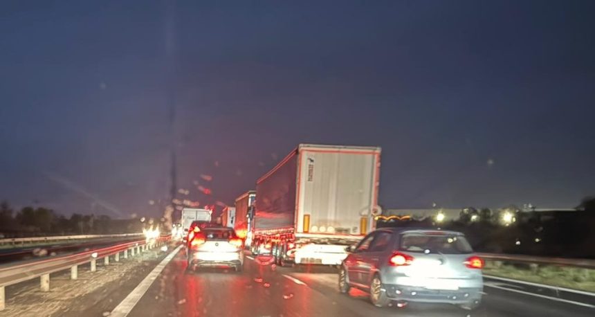 Accident pe A1 la Cateasca Roti de camion desprinse