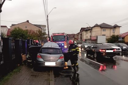 Pitesti Interventie de urgenta O masina a ars in