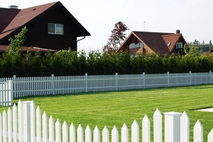 Proprietarii de case si terenuri trebuie sa respecte reguli