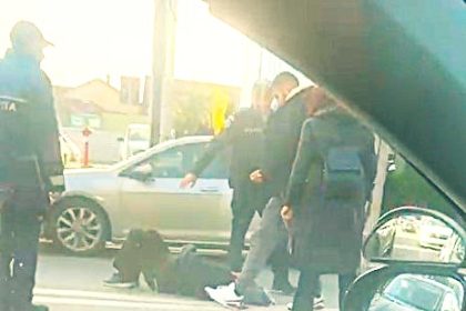 Accident grav langa Lidl in Pitesti Pieton intins pe jos