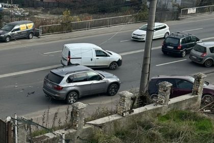 Accident in Pitesti O masina a intrat in gard