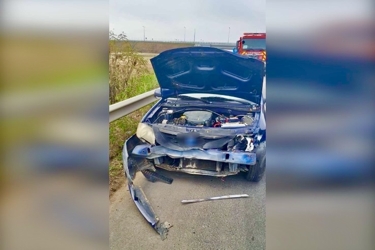 Accident pe A1 A intrat cu Loganul in parapeti
