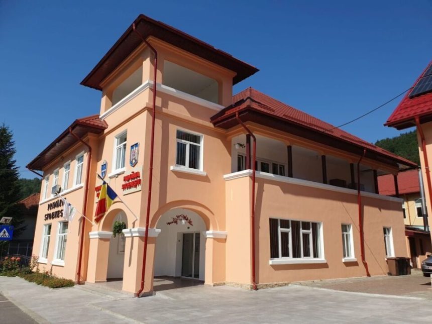 Angajat batut la primaria din Arges