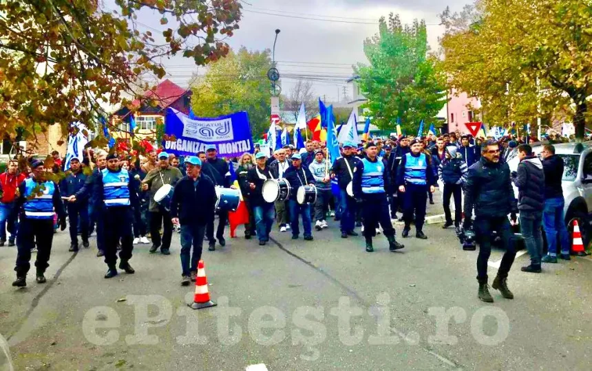 Breaking Muncitorii Dacia ies in strada