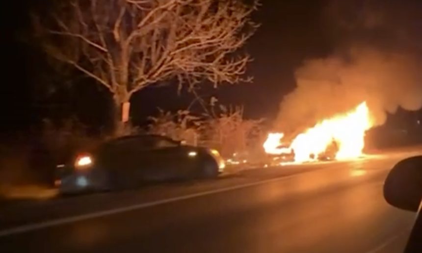 Coliziune puternica in Arges pe DN7 O masina a ars
