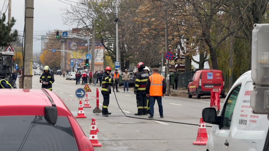 Exclusiv Trafic oprit in Pitesti Pericol grav Imagini