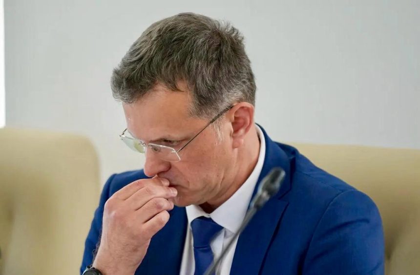 Intrebari importante despre diploma universitara a ministrului