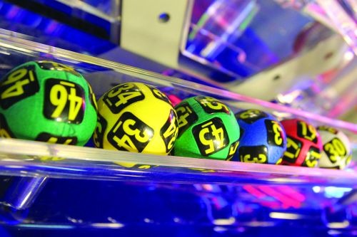 Milionarul de la Loto 649 si a ridicat premiul