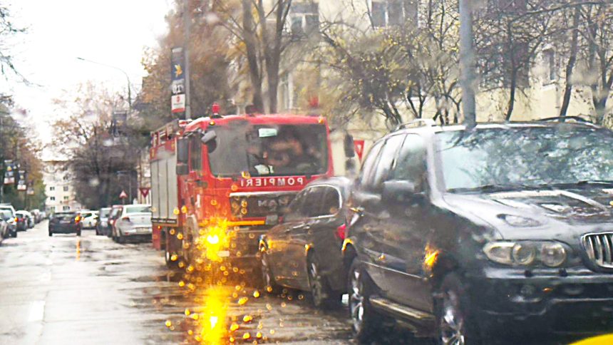 Pericol in Pitest Automobil strivit