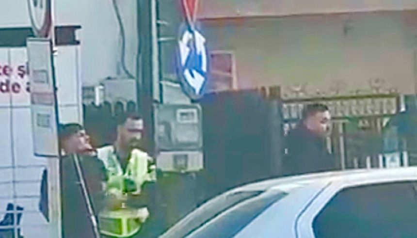 Piteshti Tensiune in Razboieni Tineri arestati dupa un
