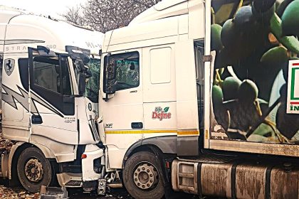 Trafic blocat pe DN 1A Acident intre doua camioane