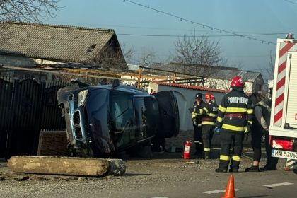 Accident in Arge BMW a intrat in gard pe DN 73