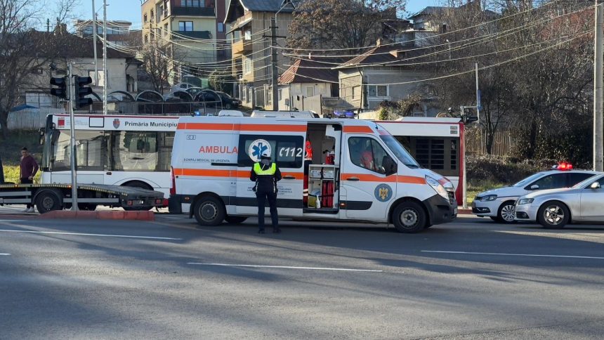Accident in Pitesti Autobuz acroseaza un biciclist de 16 ani
