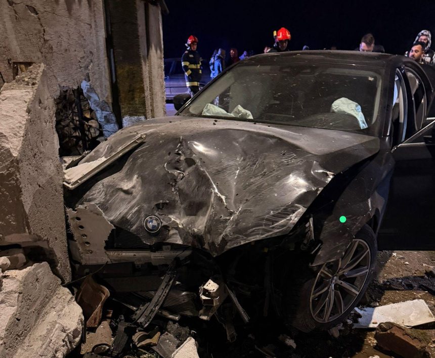 Arges Un BMW scapat de sub control a facut prapad